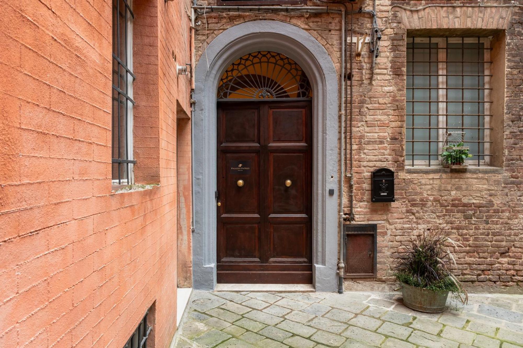 Palazzo Patrizi Suites & Spa Siena Eksteriør billede